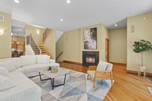 20250921204442052411000000